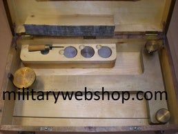 Kulmatasaimen tarkastusalusta. (104)